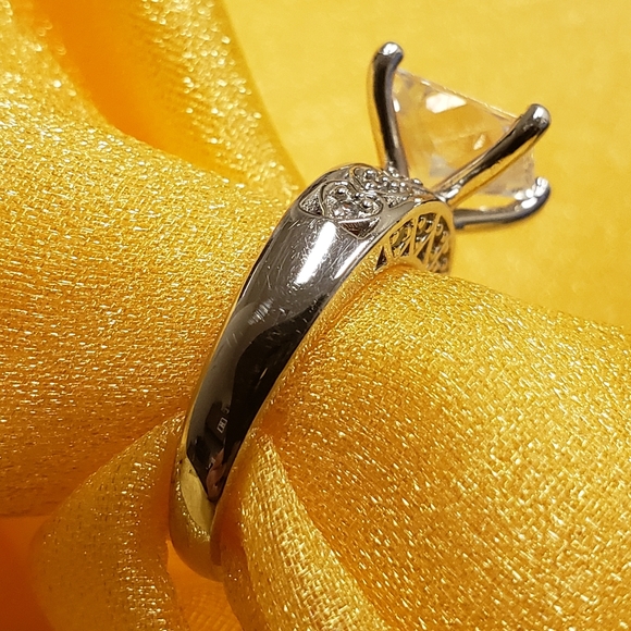 Princess cut diamond simulant size 5.5 - Picture 3 of 5